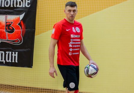 Новость МФК Витэн - День рождения у Олега Еремина